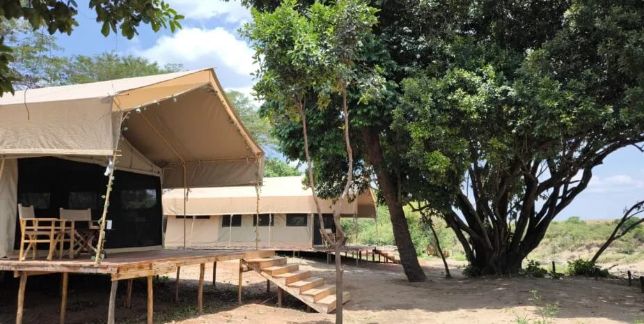 Julia's River Camp — VIP Camp 2 Night Safari 6